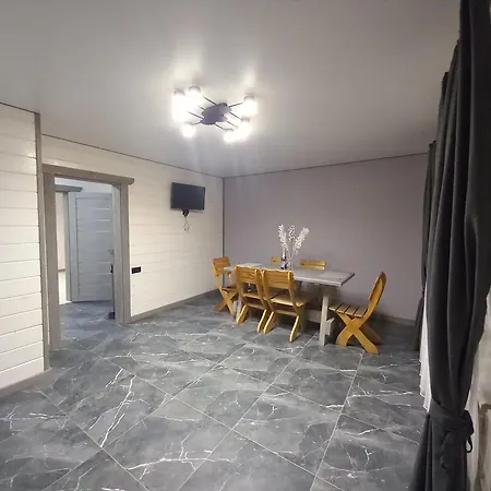 Між Тростяном Та Рікою Villa Slavske Room photo