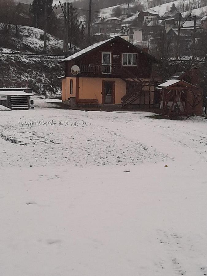 між тростяном та рікою Holiday home