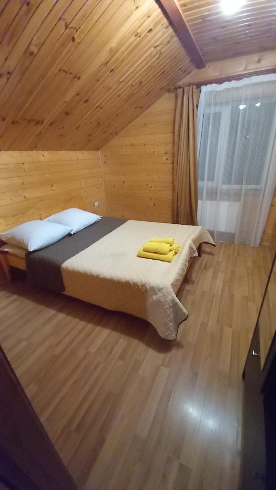 між тростяном та рікою Holiday home *